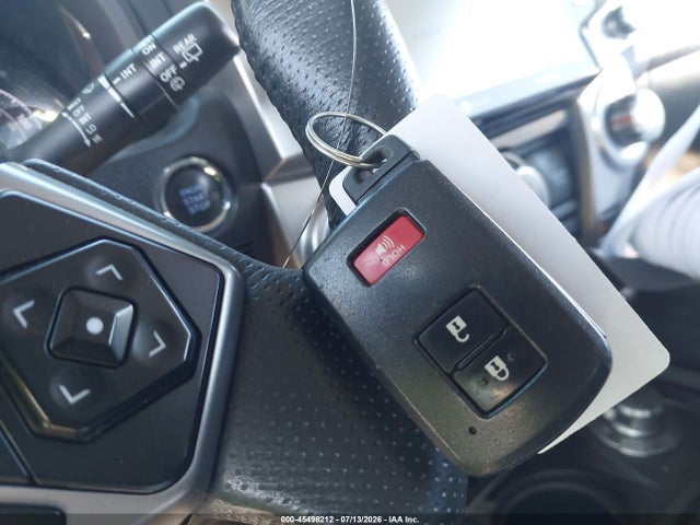 45498212 :رقم المزاد ، JTEMU5JR5M5905256 vin ، 2021 Toyota 4runner Sr5 مزاد بيع
