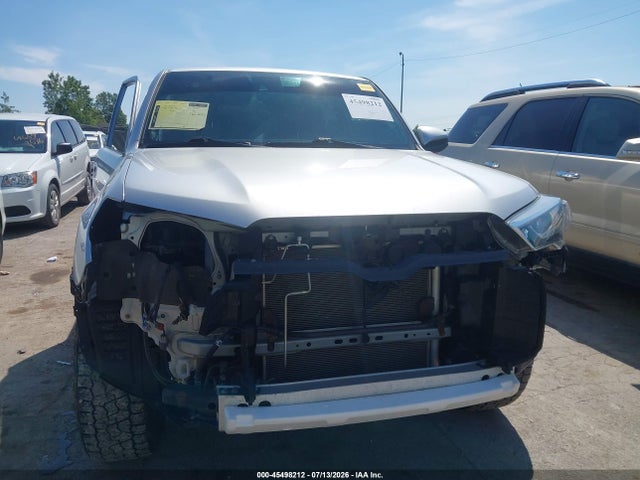 45498212 :رقم المزاد ، JTEMU5JR5M5905256 vin ، 2021 Toyota 4runner Sr5 مزاد بيع