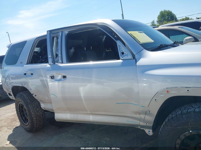 45498212 :رقم المزاد ، JTEMU5JR5M5905256 vin ، 2021 Toyota 4runner Sr5 مزاد بيع