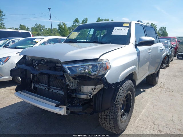 45498212 :رقم المزاد ، JTEMU5JR5M5905256 vin ، 2021 Toyota 4runner Sr5 مزاد بيع