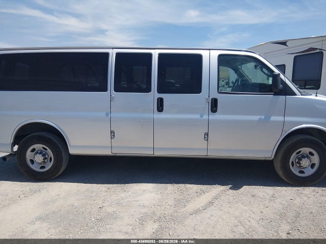 1GAZGNFP7L1237547 Chevrolet Express Passenger Rwd 3500 Extended Wheelbase Ls