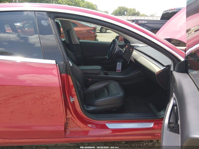 45498445 :رقم المزاد ، 5YJ3E1EB2JF130167 vin ، 2018 Tesla Model 3 Long Range/performance مزاد بيع