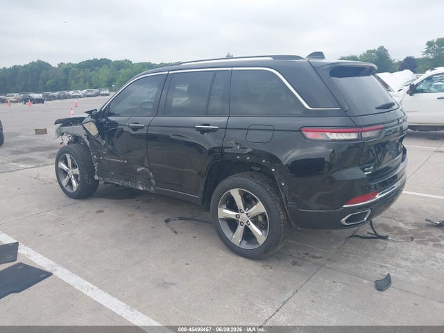 1C4RJHDG5N8562043 Jeep Grand Cherokee Overland 4x4