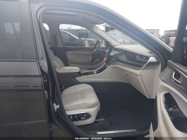 1C4RJHDG5N8562043 Jeep Grand Cherokee Overland 4x4