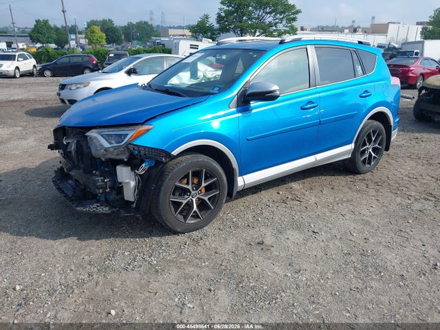 Toyota RAV4 SE 2016 JTMJFREV5GD175682 Image 2