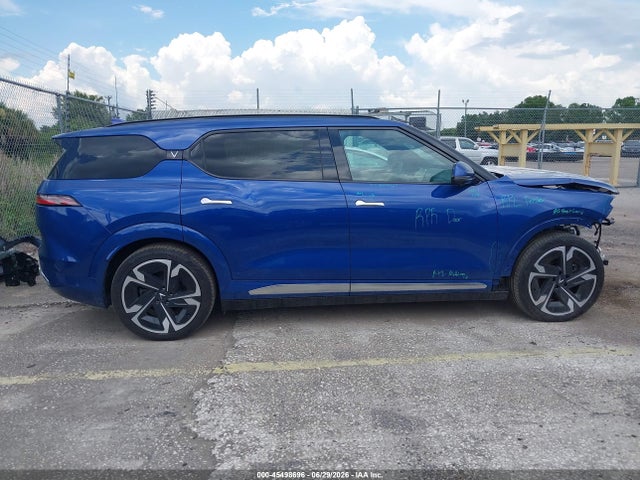 Vinfast Vf 9 Plus 2024 RLLV2CJA3RH001236 Image 14
