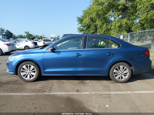 2015 Volkswagen Jetta 1.8t Se მანქანა იყიდება აუქციონზე, vin: 3VWD17AJ8FM243573, აუქციონის ნომერი: 45498754