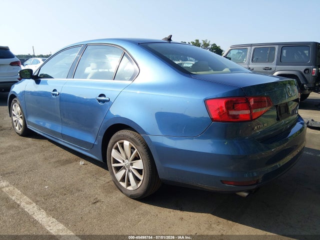 2015 Volkswagen Jetta 1.8t Se მანქანა იყიდება აუქციონზე, vin: 3VWD17AJ8FM243573, აუქციონის ნომერი: 45498754
