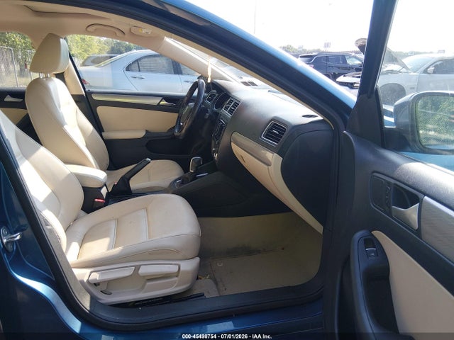 2015 Volkswagen Jetta 1.8t Se მანქანა იყიდება აუქციონზე, vin: 3VWD17AJ8FM243573, აუქციონის ნომერი: 45498754