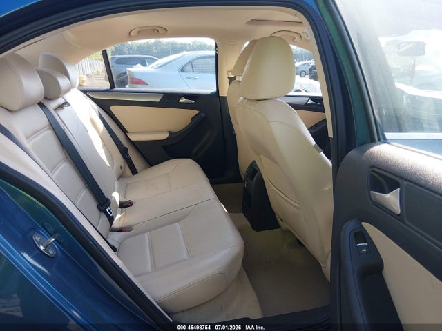 2015 Volkswagen Jetta 1.8t Se მანქანა იყიდება აუქციონზე, vin: 3VWD17AJ8FM243573, აუქციონის ნომერი: 45498754