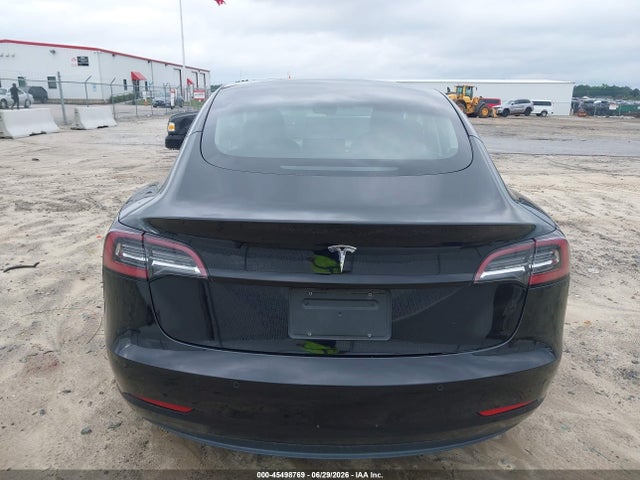 45498769 :رقم المزاد ، 5YJ3E1EA0MF085984 vin ، 2021 Tesla Model 3 Standard Range Plus Rear-wheel Drive مزاد بيع