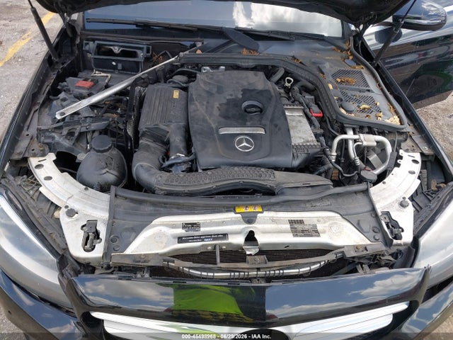 45498968 :رقم المزاد ، 55SWF4KB1FU004677 vin ، 2015 Mercedes-benz C 300 4matic مزاد بيع