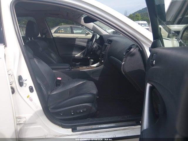 Продажа на аукционе авто 2011 Lexus Is 250, vin: JTHCF5C27B5052218, номер лота: 45499072