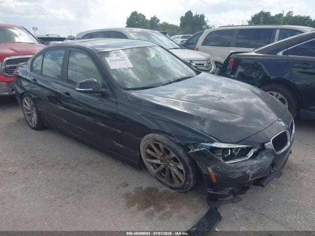 45499082 :رقم المزاد ، WBA8E1G51JNU89313 vin ، 2018 Bmw 320i مزاد بيع