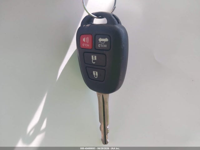 45499083 :رقم المزاد ، 5YFBURHE1JP854648 vin ، 2018 Toyota Corolla Le مزاد بيع