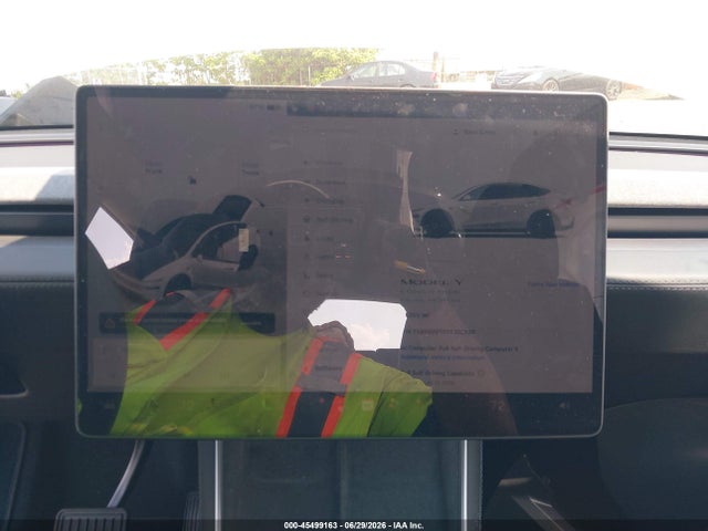 Продаж на аукціоні авто 2026 Tesla Model Y All-wheel Drive/long Range Launch Series/premium All-wheel Drive, vin: 7SAYGDEE0TF352823, номер лоту: 45499163