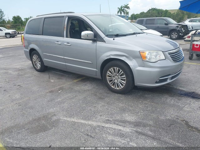 2015 Chrysler Town & Country Touring-l მანქანა იყიდება აუქციონზე, vin: 2C4RC1CG1FR673620, აუქციონის ნომერი: 45499181