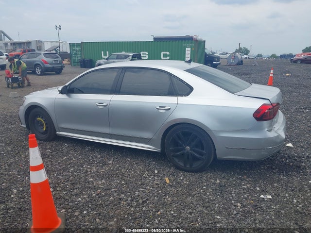 45499323 :رقم المزاد ، 1VWDT7A33HC084638 vin ، 2017 Volkswagen Passat 1.8t R-line مزاد بيع