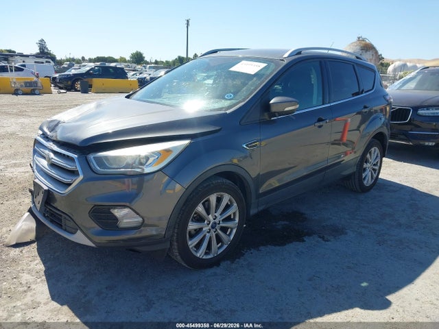 Ford Escape Titanium 2017 1FMCU0J95HUE97562 Image 2