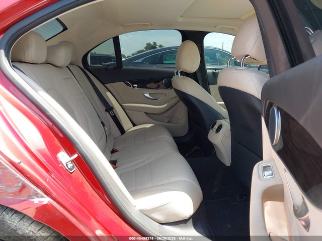 45499374 :رقم المزاد ، 55SWF4JB8JU272264 vin ، 2018 Mercedes-benz C 300 مزاد بيع