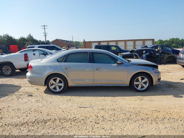 45499385 :رقم المزاد ، 1VWBS7A31EC050963 vin ، 2014 Volkswagen Passat 1.8t Se مزاد بيع