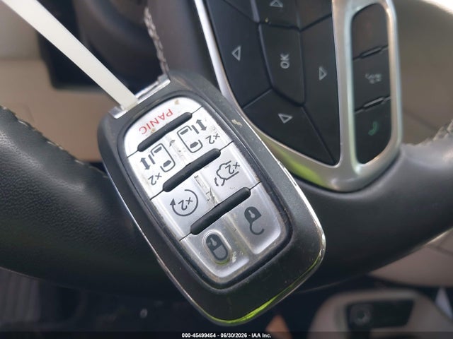 45499454 :رقم المزاد ، 2C4RC1CG1NR211590 vin ، 2022 Chrysler Voyager Lx مزاد بيع