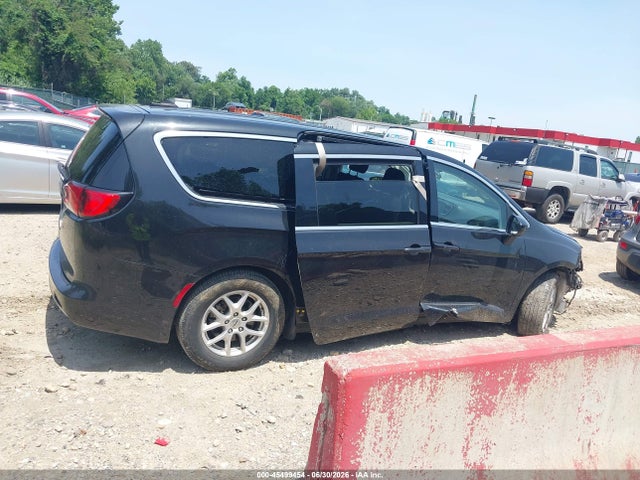 45499454 :رقم المزاد ، 2C4RC1CG1NR211590 vin ، 2022 Chrysler Voyager Lx مزاد بيع