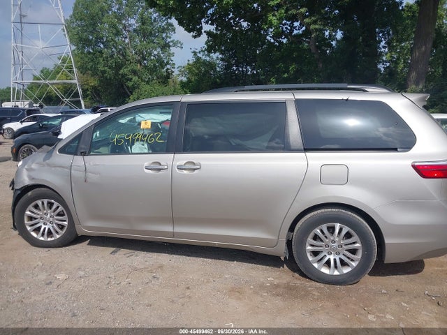 2015 Toyota Sienna Xle 8 Passenger მანქანა იყიდება აუქციონზე, vin: 5TDYK3DC6FS532023, აუქციონის ნომერი: 45499462