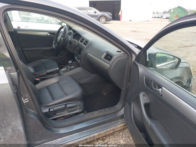 45499472 :رقم المزاد ، 3VWD17AJ8FM286584 vin ، 2015 Volkswagen Jetta 1.8t Se مزاد بيع