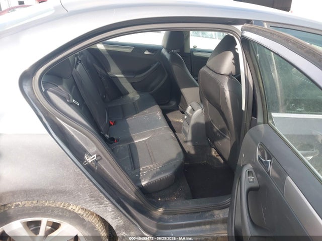 45499472 :رقم المزاد ، 3VWD17AJ8FM286584 vin ، 2015 Volkswagen Jetta 1.8t Se مزاد بيع