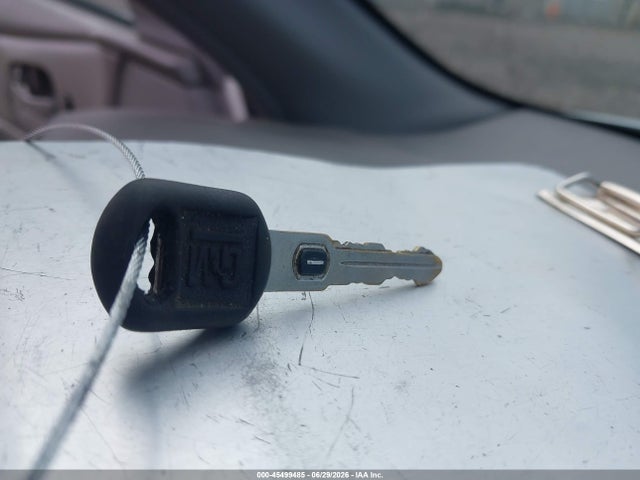 45499485 :رقم المزاد ، 2G4WS52M3W1435993 vin ، 1998 Buick Century Custom مزاد بيع