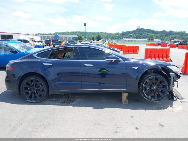 Tesla Model S P85 2014 5YJSA1H10EFP49088 Image 13