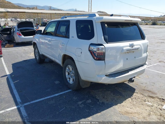 Toyota 4RUNNER SR5 2014 JTEBU5JR2E5165688 Image 3