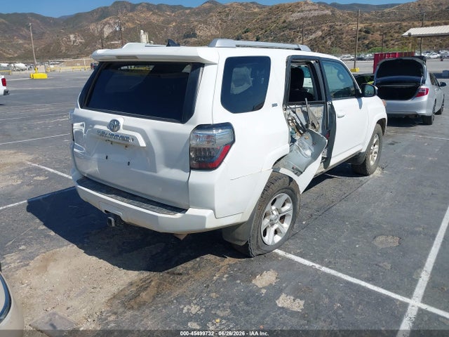 Toyota 4RUNNER SR5 2014 JTEBU5JR2E5165688 Image 4