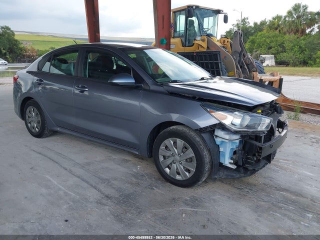 2020 Kia Rio S მანქანა იყიდება აუქციონზე, vin: 3KPA24AD7LE314070, აუქციონის ნომერი: 45499952