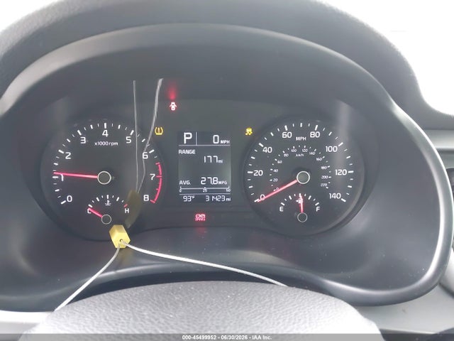 2020 Kia Rio S მანქანა იყიდება აუქციონზე, vin: 3KPA24AD7LE314070, აუქციონის ნომერი: 45499952