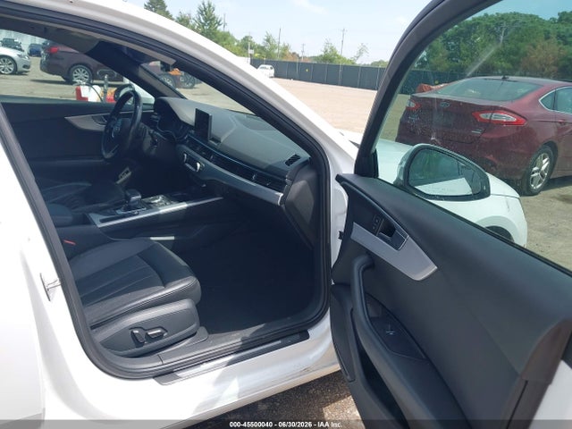 Продажа на аукционе авто 2017 Audi A4 Premium, vin: WAUGNAF46HN030986, номер лота: 45500040