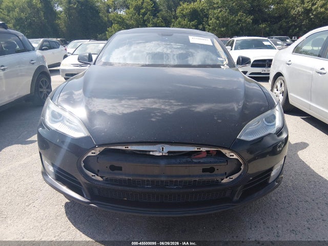 45500095 :رقم المزاد ، 5YJSA1DP8DFP07633 vin ، 2013 Tesla Model S Performance مزاد بيع