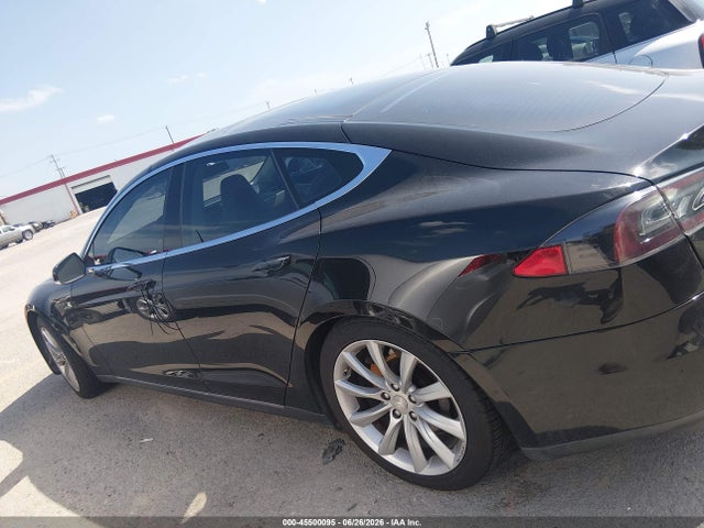 45500095 :رقم المزاد ، 5YJSA1DP8DFP07633 vin ، 2013 Tesla Model S Performance مزاد بيع