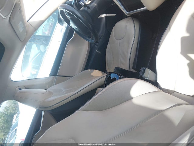 45500095 :رقم المزاد ، 5YJSA1DP8DFP07633 vin ، 2013 Tesla Model S Performance مزاد بيع