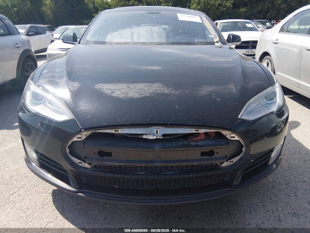 45500095 :رقم المزاد ، 5YJSA1DP8DFP07633 vin ، 2013 Tesla Model S Performance مزاد بيع