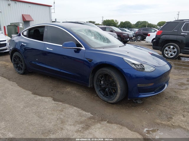 Auction sale of the 2018 Tesla Model 3 Long Range/mid Range, vin: 5YJ3E1EA1JF007242, lot number: 45500115
