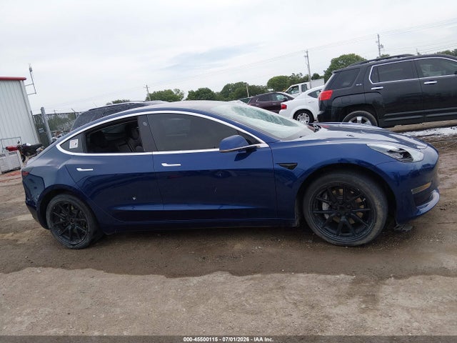 Продажа на аукционе авто 2018 Tesla Model 3 Long Range/mid Range, vin: 5YJ3E1EA1JF007242, номер лота: 45500115