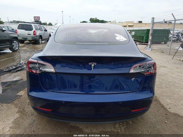 Продажа на аукционе авто 2018 Tesla Model 3 Long Range/mid Range, vin: 5YJ3E1EA1JF007242, номер лота: 45500115