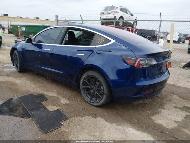 Продажа на аукционе авто 2018 Tesla Model 3 Long Range/mid Range, vin: 5YJ3E1EA1JF007242, номер лота: 45500115