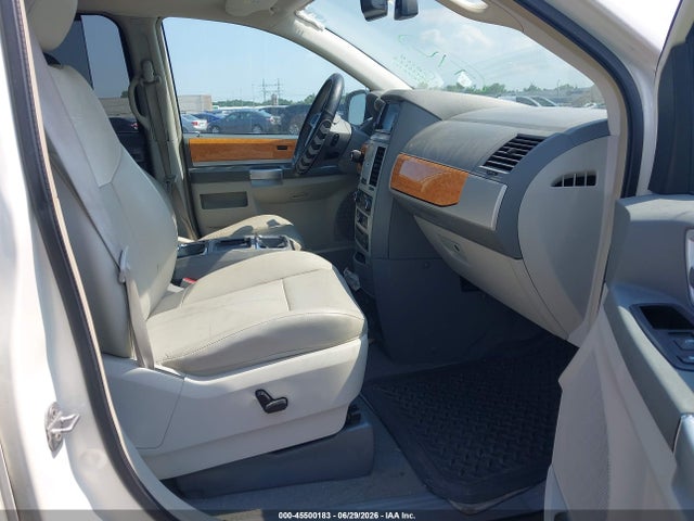 45500183 :رقم المزاد ، 2A4RR6DXXAR267588 vin ، 2010 Chrysler Town & Country Limited مزاد بيع