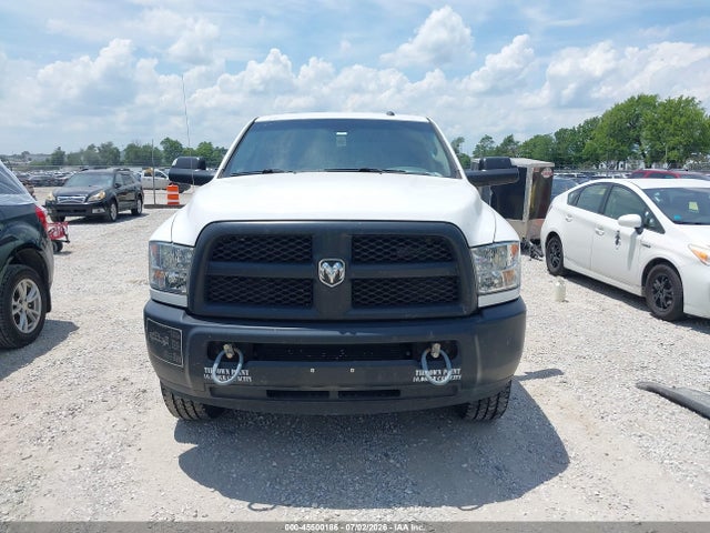 3C63R3GL0HG712768 RAM 3500 Tradesman 4x4 8&#039; Box