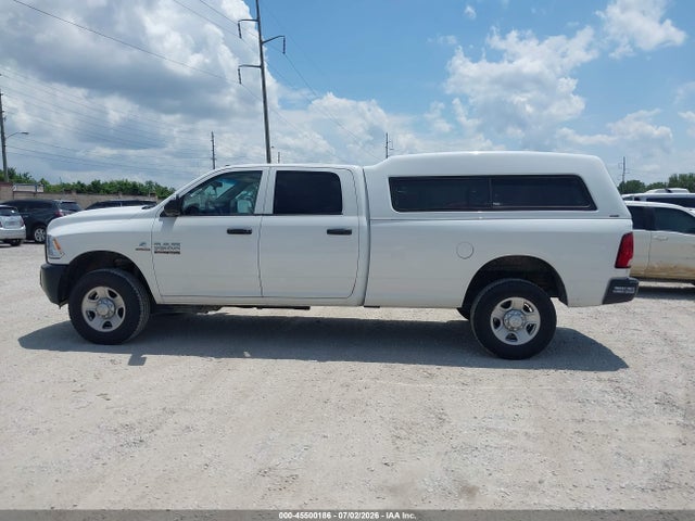 3C63R3GL0HG712768 RAM 3500 Tradesman 4x4 8&#039; Box