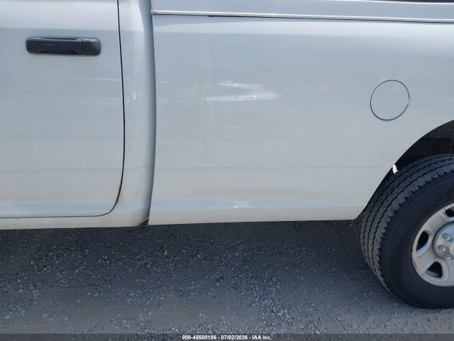 3C63R3GL0HG712768 RAM 3500 Tradesman 4x4 8&#039; Box