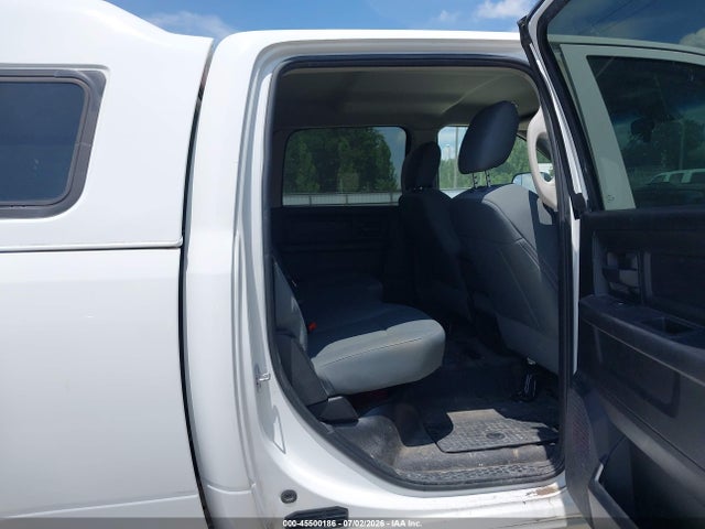 3C63R3GL0HG712768 RAM 3500 Tradesman 4x4 8&#039; Box